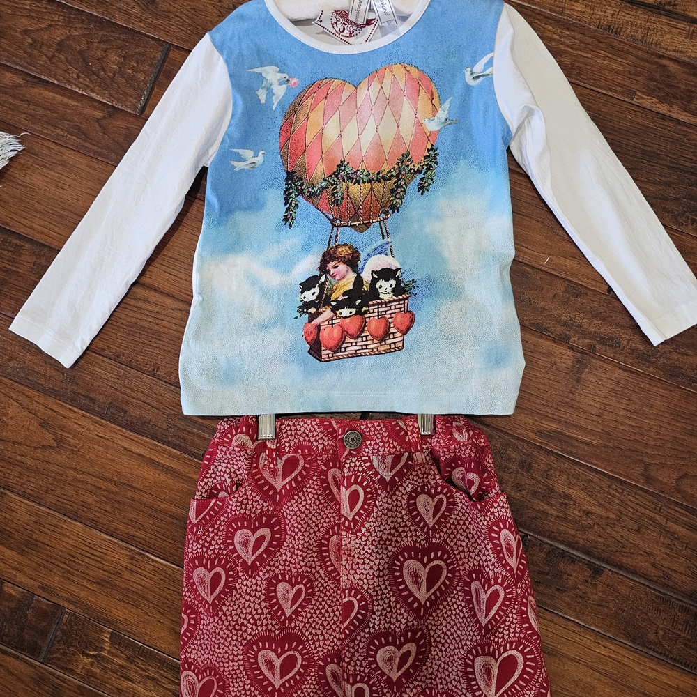 Kids Like NEW Heart Balloon Matching Set SHIRT SIZE 5 RUNS BIG, SKIRT SIZE 6